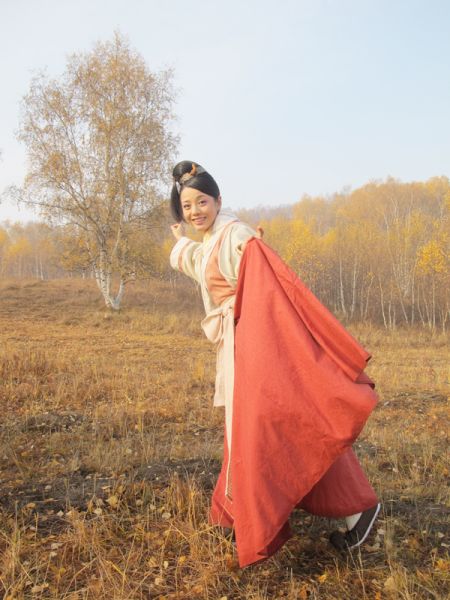 杨梓嫣照杨梓嫣自拍杨梓嫣饰演苏萱新浪娱乐讯 据悉由丁黑执导,杨梓嫣