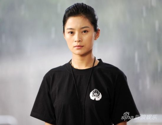 预备警官曝剧照王媛可制服造型英气足图