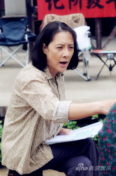 李萍《工人大院》剧照