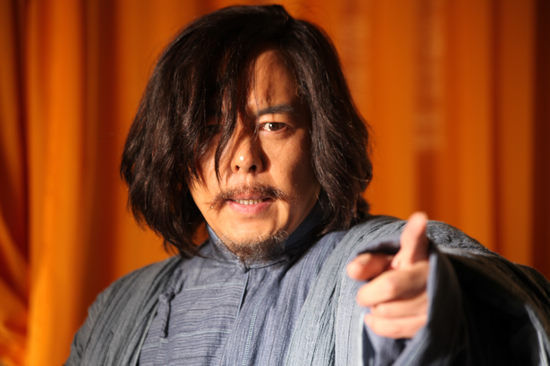 张铁林饰演章太炎