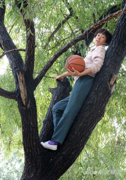 《再回首》开播 假小子齐欢给黄觉找麻烦(图)