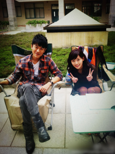 九夜茴《花开半夏》热拍 张嘉倪演绎黑道千金