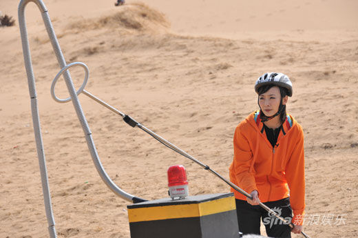 《纵横四海》颠覆演员形象 曲栅栅火线被吓哭