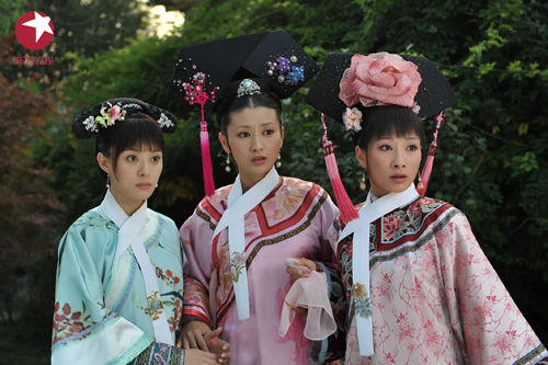 新浪娱乐讯 改编自流潋紫人气小说的年度宫斗大戏《甄嬛传》正在热播