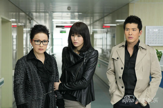 邬倩倩胡杏儿与黄少祺剧照