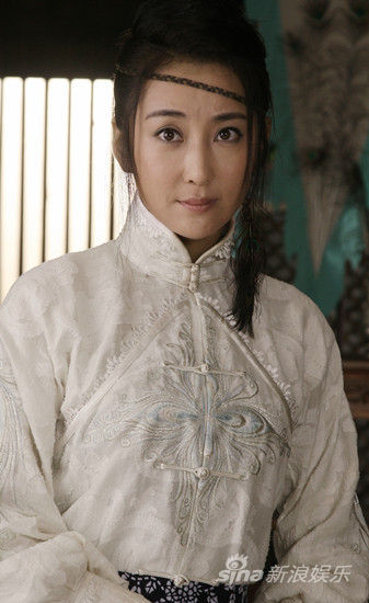 杜若溪饰演白孔雀新浪娱乐讯 已经热播一轮的电视剧《红娘子》将于5月