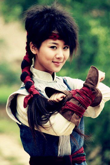 胭脂霸王杨紫爆炸头颠覆出演