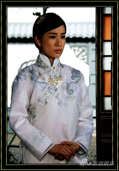 嫁入豪门将播佘诗曼扮圣女自变豪门