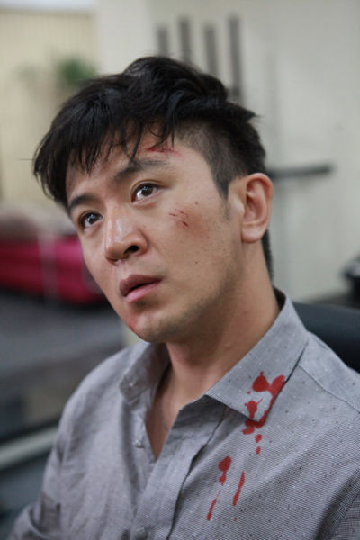 郭家铭剧中偷情徐洁儿遭邵兵毒打