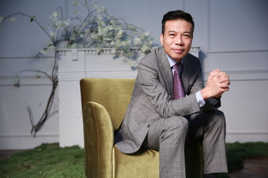 唐骏变身潮男boss出演乌龙办公室