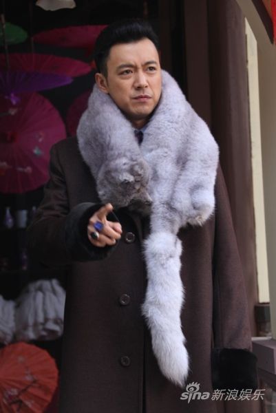 血色迷情热播曹炳琨民国装被赞时尚