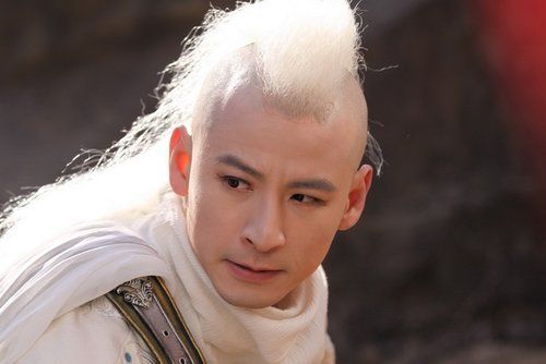 钱泳辰"小白龙"朋克造型