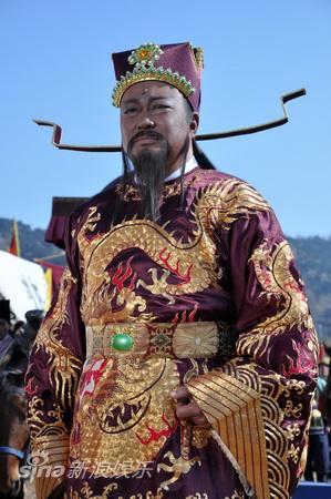 图文:《包青天之碧血丹心》热拍-金超群饰演包拯