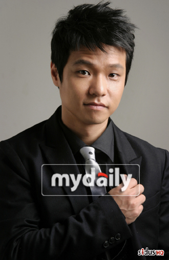 洪景仁将出演sbs周三四电视剧无赖帮重返阔别了5年之久的韩国荧屏