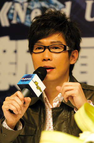 本报讯 马来西亚歌手品冠继今年在重庆拍摄电影《重归仙女山》后,昨日