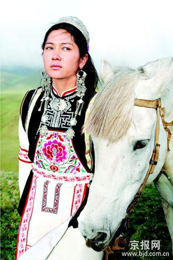 男主角的扮演者王黎清(首次出镜,非职业演员)和女主角的扮演者李