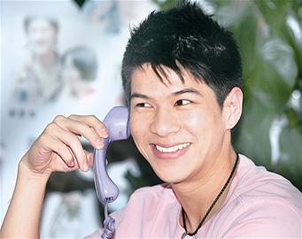 被女博士"威胁"钱韦成连吐舌头