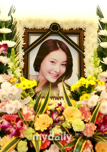 父母去世或是张子妍患抑郁症主要原因