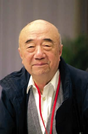 李丁生前照片李丁扮演的"六王爷"和"女儿"邓婕著名表演艺术家李丁因患