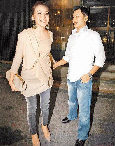 侯佩岑登记成合法黄太 相信医学预计两年后造人