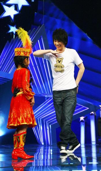 黄鑫参加节目录制 自曝喜欢新疆姑娘(图)