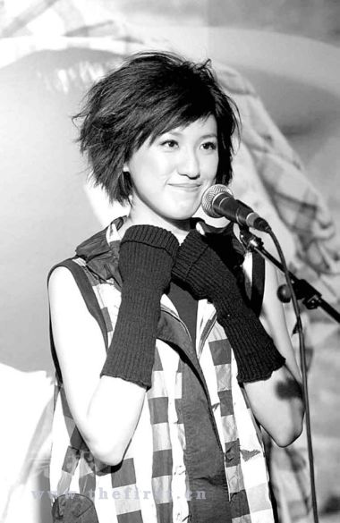 罗忆诗北京发新片 "小戴佩妮"推出新专辑(图)