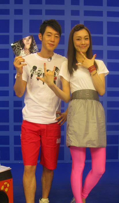 mtv天籁村17日强档放送范玮琪秀美腿遇劲敌(图)