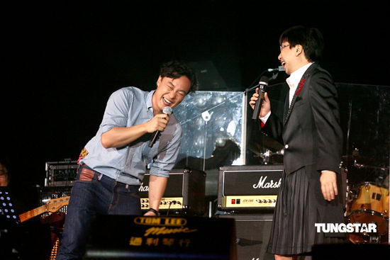 图文林敏聪演唱会林敏聪与陈奕迅玩笑