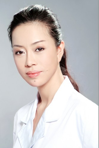 郑楚荣做多才丽人创作歌曲爱从容