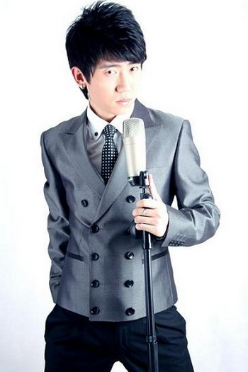 中国第一dj王绎龙忙于老本行歌迷怨声连连