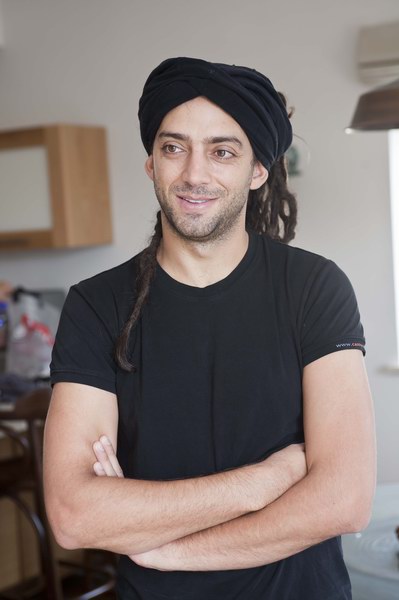 哈辉对话"以色列周杰伦" 邀起观看演唱会(图)