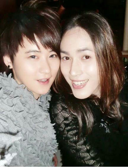 高娅媛伤愈复出 评委走秀主持一个不少