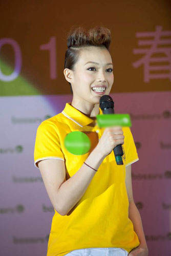 容祖儿被问"何韵诗激吻":准备不足很冲动