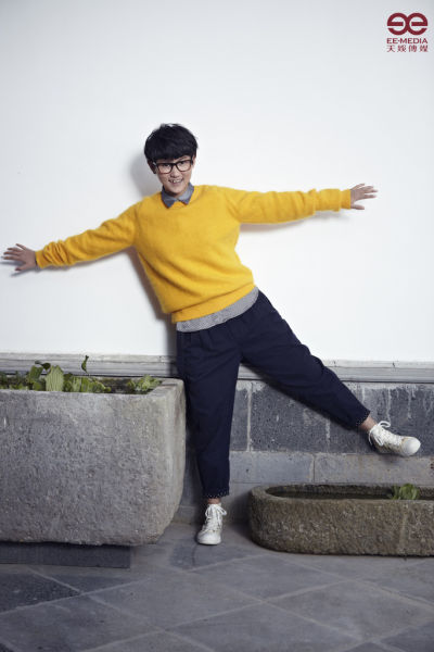 段林希新歌《我们》首播 舅舅参与录制(图)