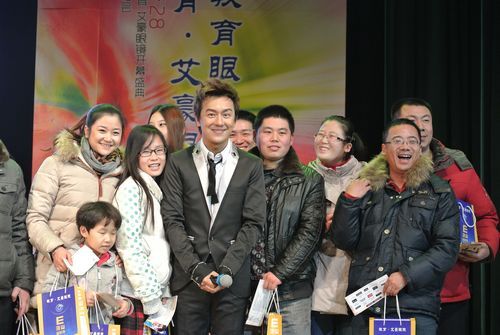 陈浩民演绎超越世界年终大奖回馈歌迷