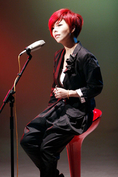 莫艳琳为章子怡录歌 即将参战金钟奖