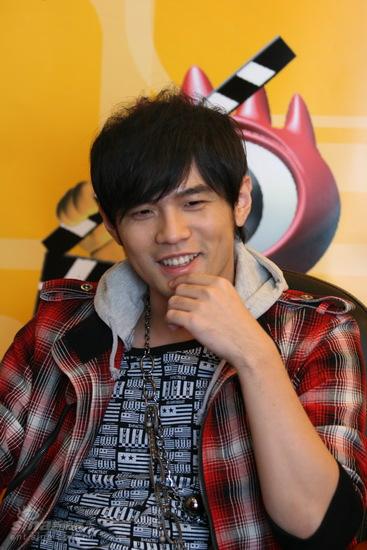 图文周杰伦独家做客害羞时候的招牌动作