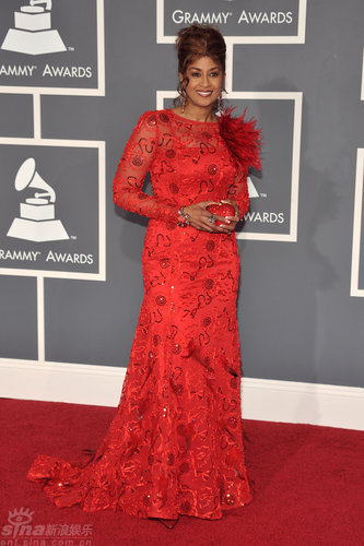 图文格莱美红毯dorindaclarkcole亮相