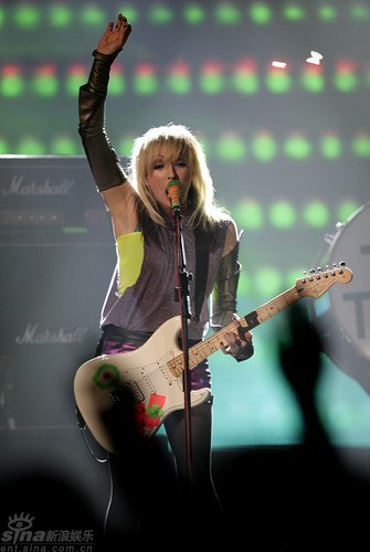 图文全英音乐奖现场thetingtings献唱