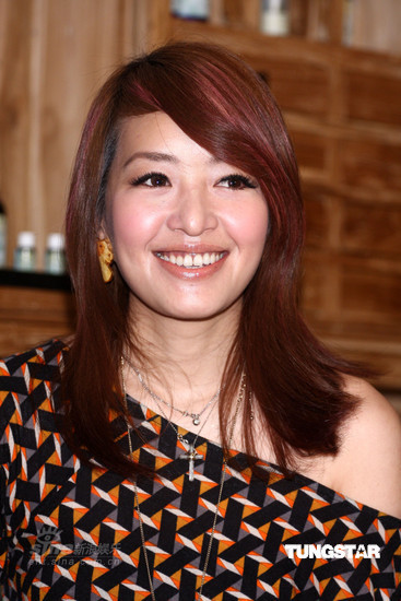 图文众星齐聚开幕路嘉怡闪亮登场