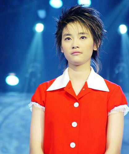 与李宇春同一届的文瑶前超女王梓