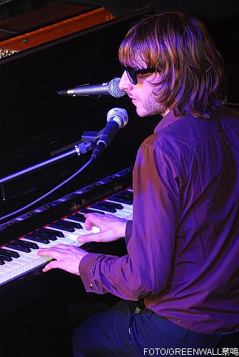 麦斯米兰09中国巡演成都站迷倒观众组图