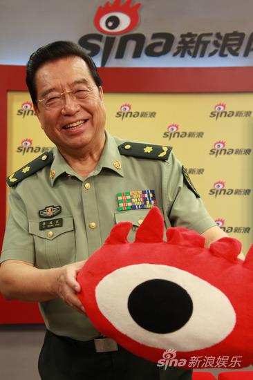 图文雷佳李双江做客李双江背板拍照