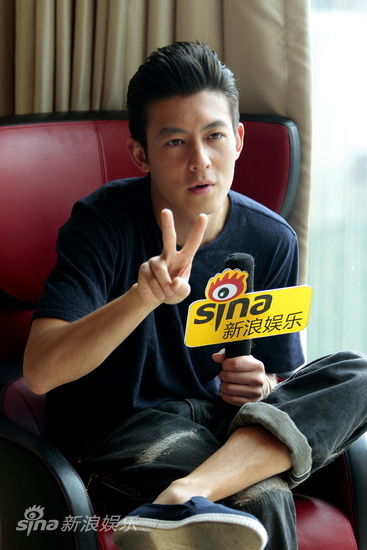 图文陈冠希发新专辑新浪专访16