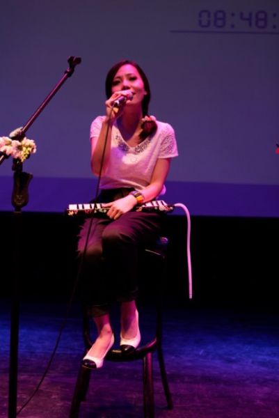 曹方《浅彩虹》巡演首场 北京火爆开场(组图)_影音娱乐_新浪网