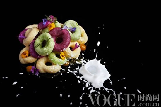 不同颜色的fruit loops