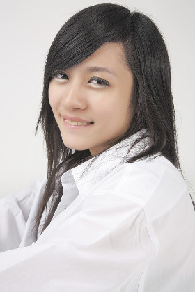 组图:台湾电玩美少女kaka靓照集