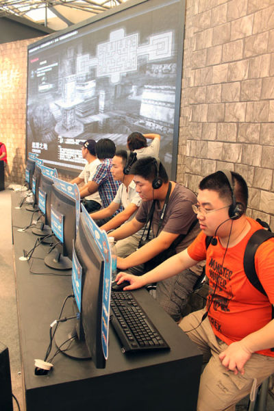 chinajoy落幕csol中国僵尸成最大亮点_网络游戏反恐精英ol_新浪游戏