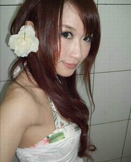 大胆开放的台湾游戏mm激情自拍写真图