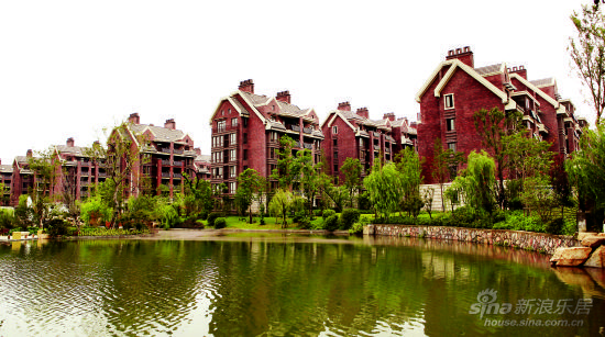 伟星城小区内规划配套游泳池